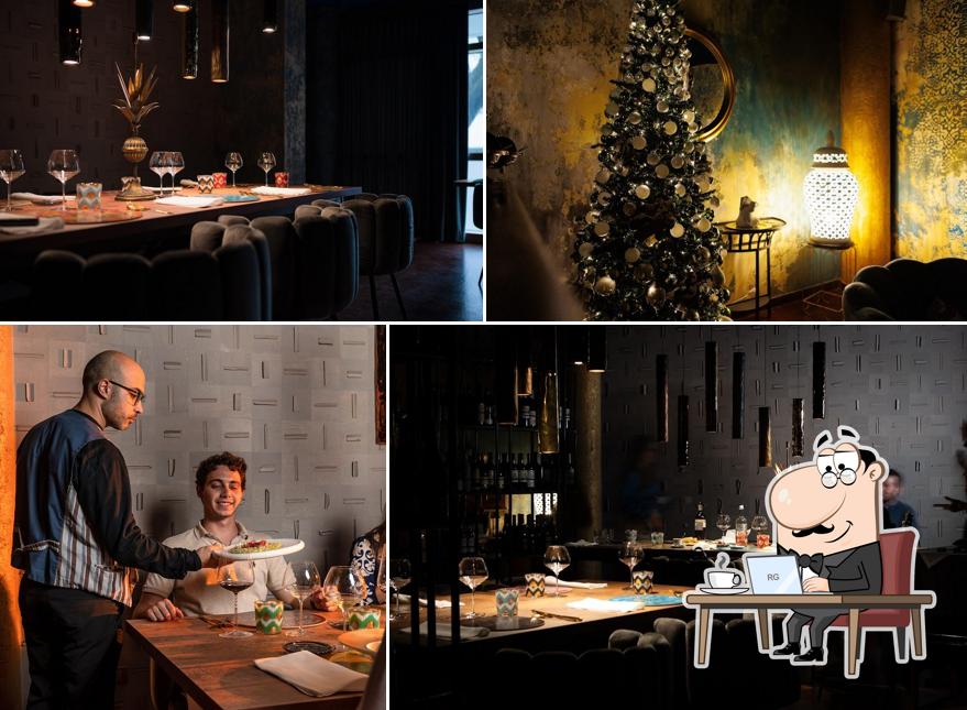 Siediti a un tavolo di T-Bone Restaurant