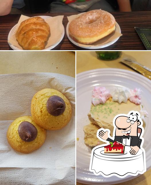 The Square - American Grill Lounge Bar serve un'ampia gamma di dolci