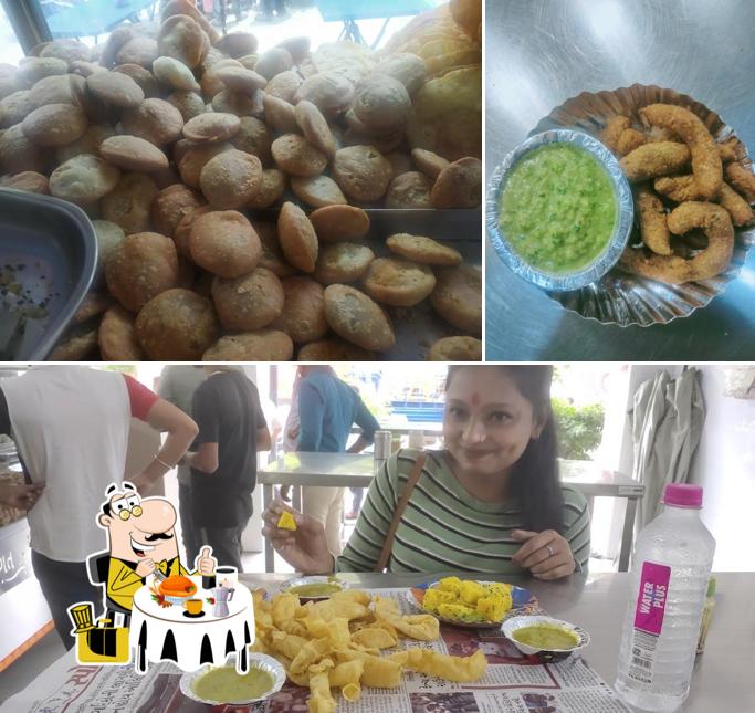 The image of Bhagat kachori samosa’s food and interior