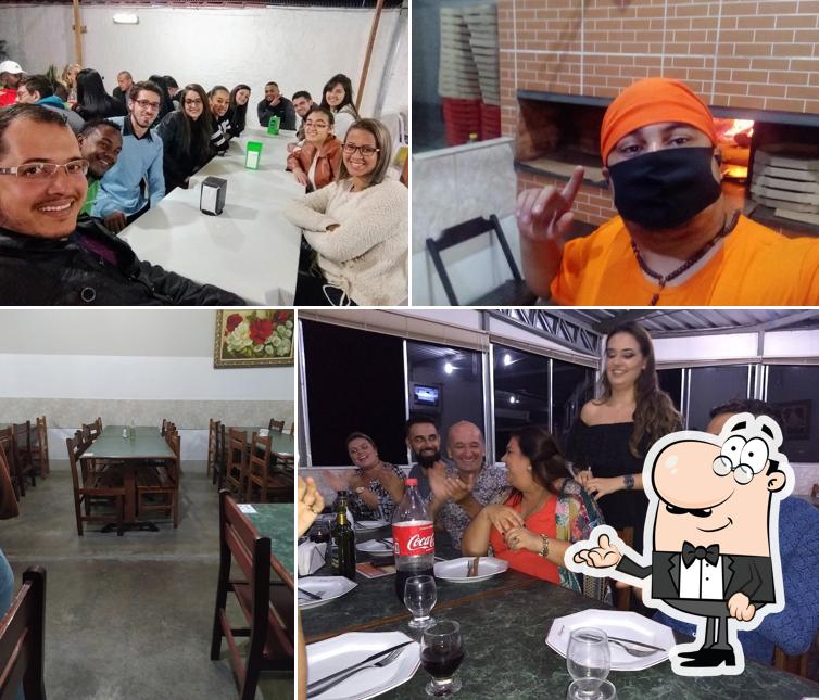 Sente em uma das mesas no Kilogrego