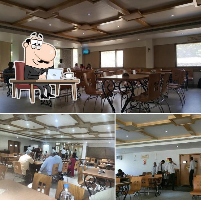 The interior of Surguru Restaurant ஸற்குரு உணவகம்