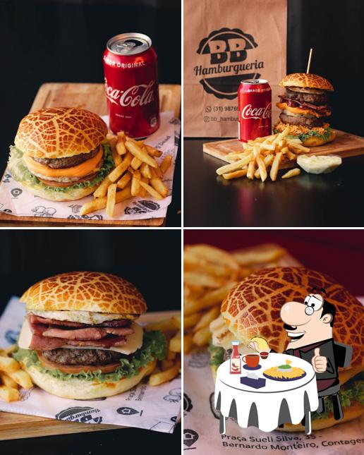 Delicie-se com um hambúrguer no BB HAMBURGUERIA FAST FOOD BERNARDO MONTEIRO