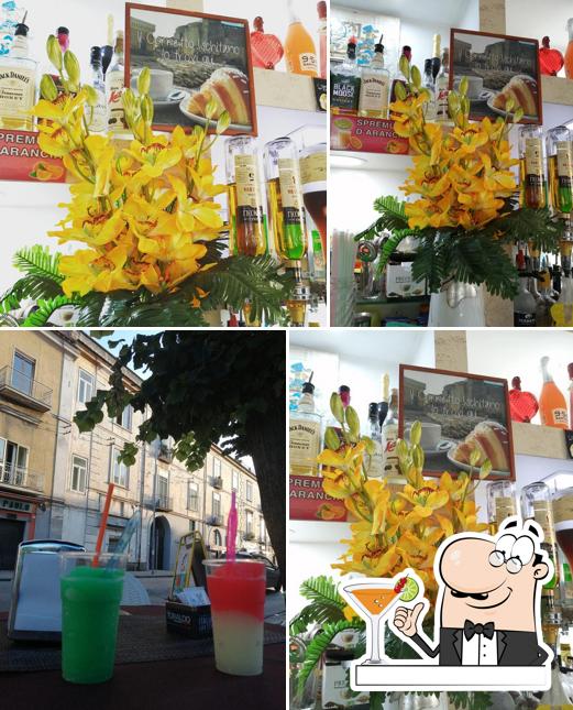 Goditi un drink dal menu