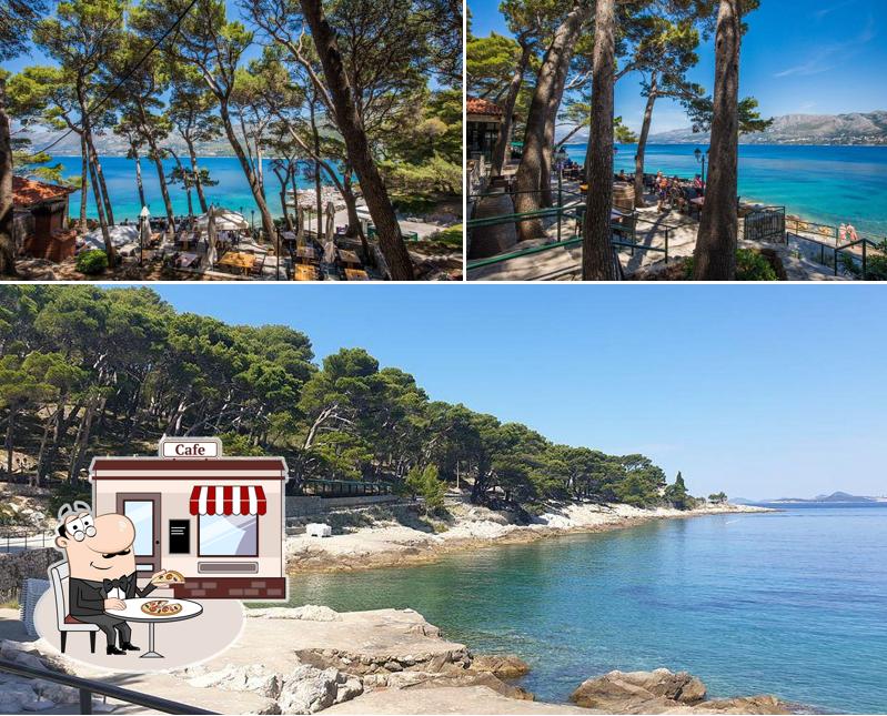 Puoi goderti l'aria fresca da seduto all'esterno di Rokotin