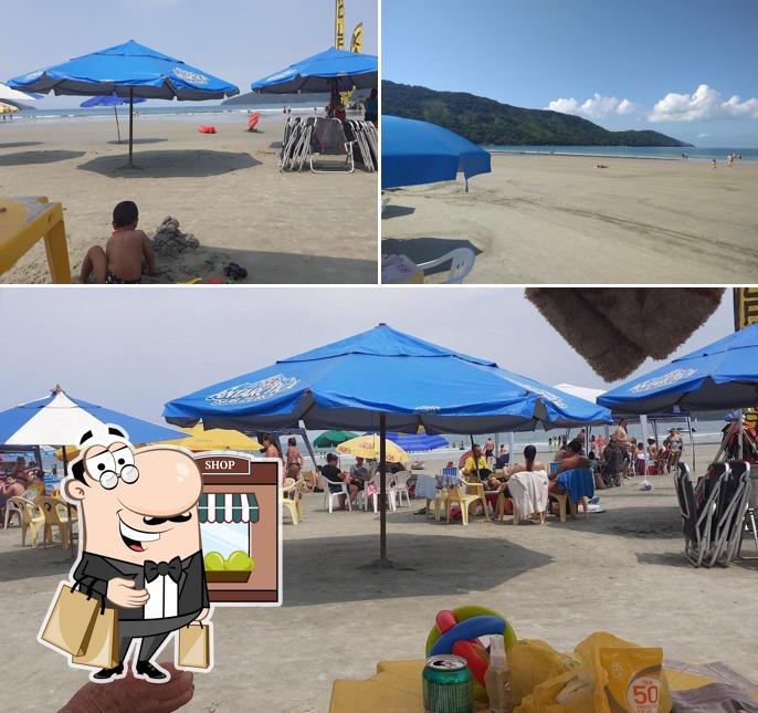 Desfrute da vista da área externa do Bar Zenaide