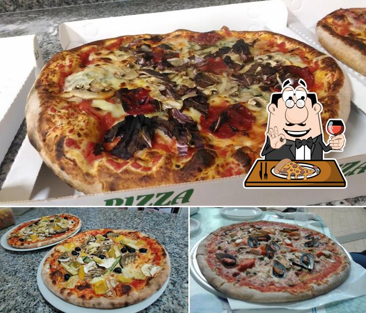 Prenditi una pizza a Santa Lucia 'pizzeria Da Palmi'