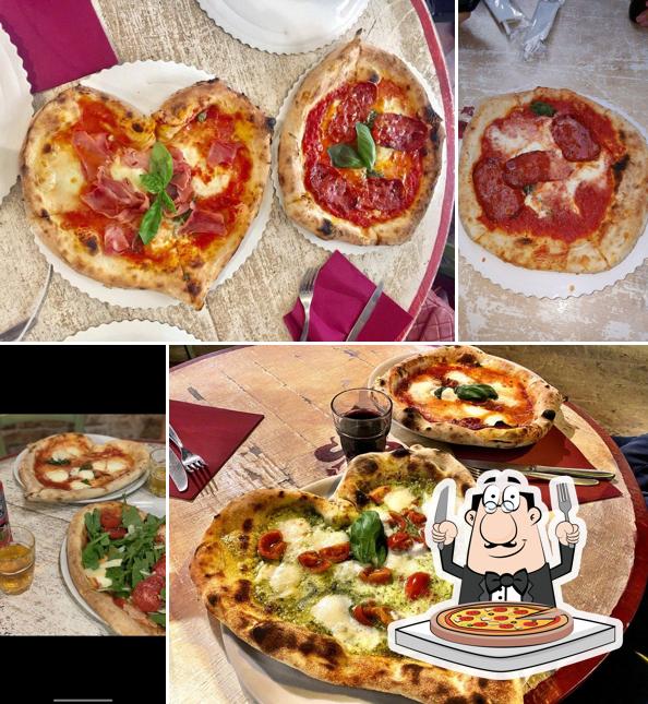 Ordina tra le svariate varianti di pizza