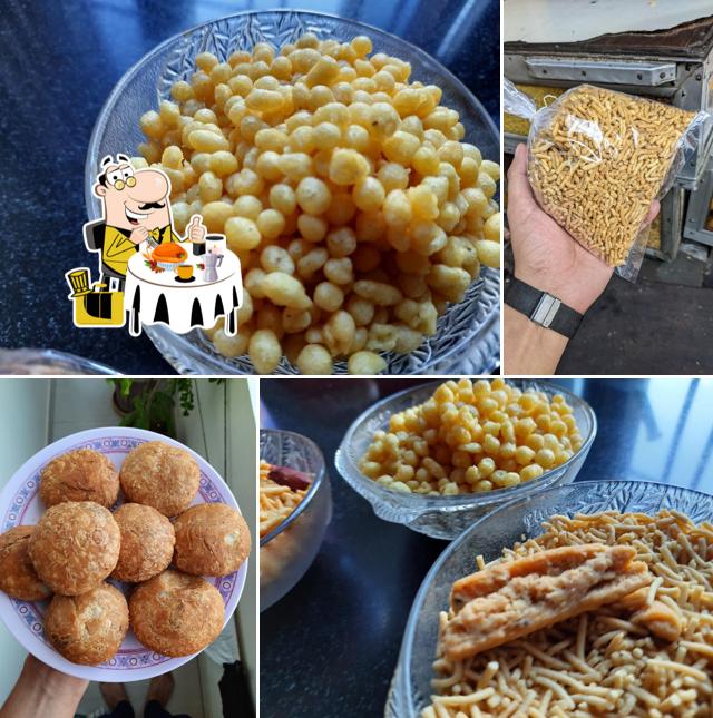 Food at Sampat Namkeen Bhandar