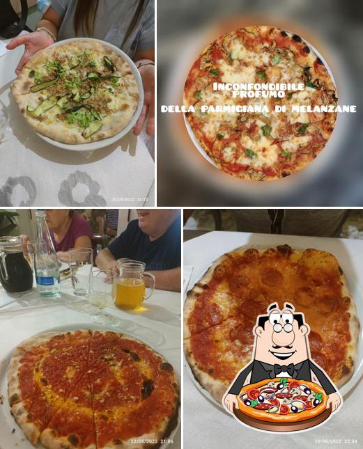 A Pizzeria Ristorante Rouge Noir, puoi provare una bella pizza