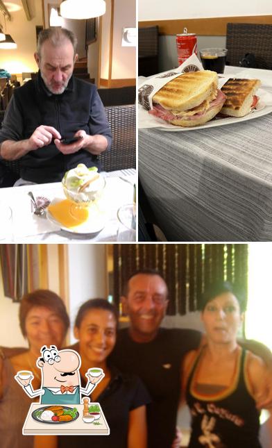 La foto della cibo e bancone da bar di Dorigo' S Snack Bar