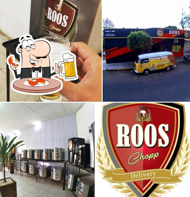 Desfute um copo de cerveja leve ou escura