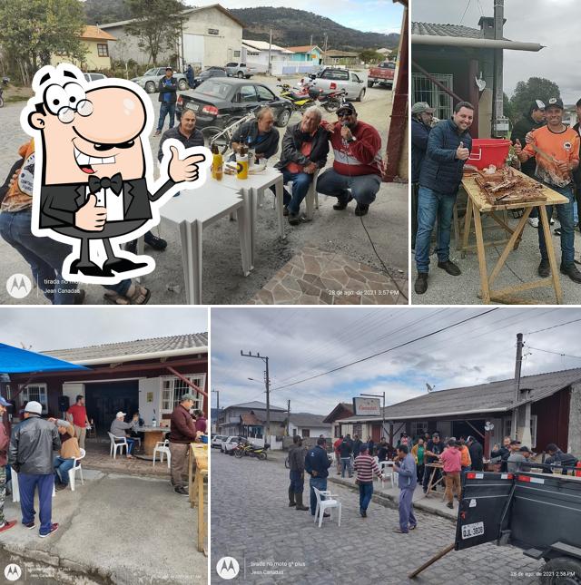 Here's a pic of Canadas Bar