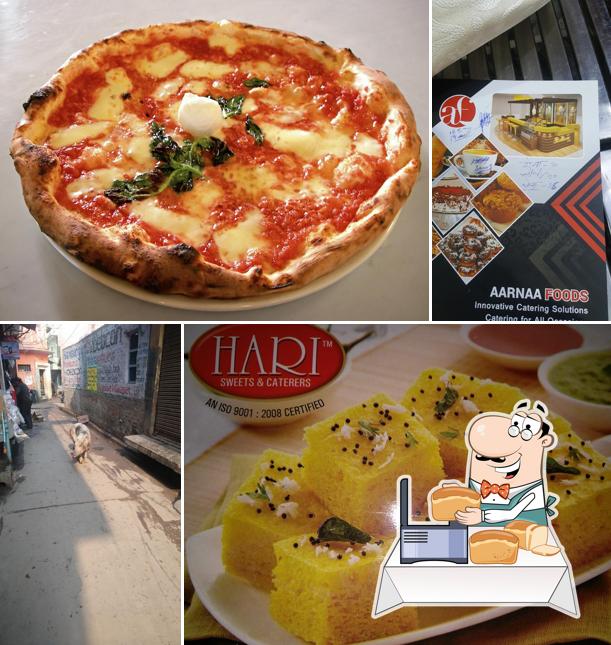 Garlic bread at Hari Sweets & Caterers