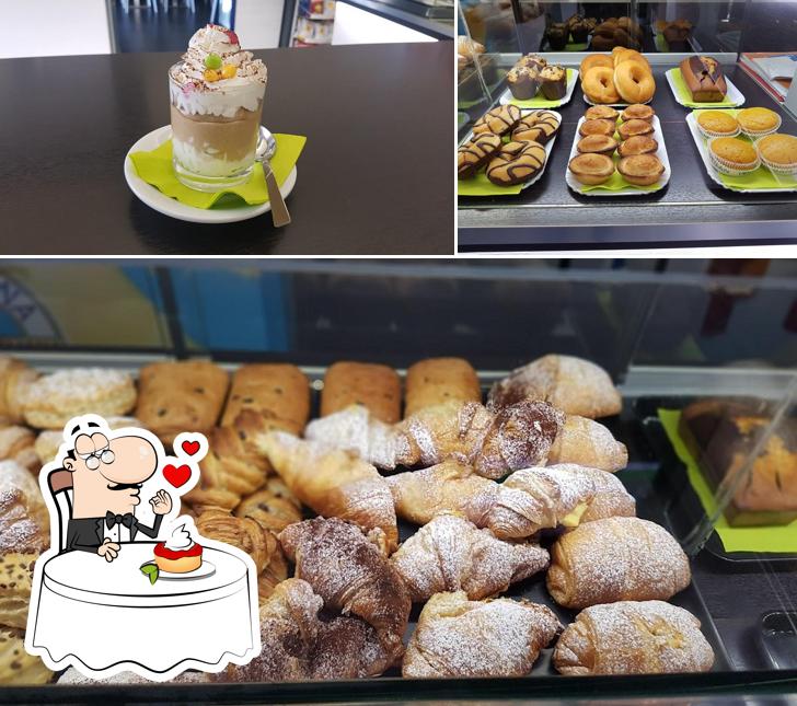 Caríno Cafė offre un'ampia gamma di dessert