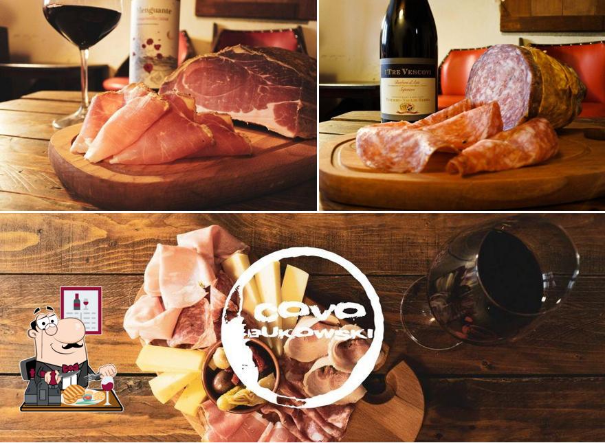 Prenditi i un pasto a base di carne a Covo Bukowski