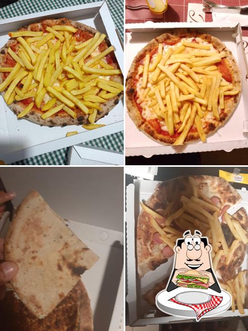 Club sandwich al Pizzeria La Rosa Dei Venti - asporto e consegna a domicilio