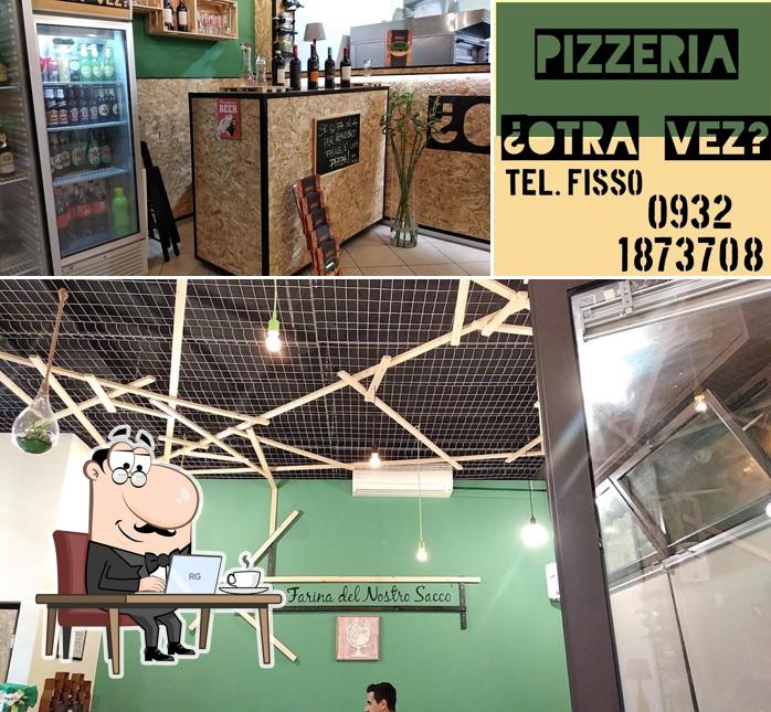 Dai un'occhiata agli interni di Otra vez pizzeria