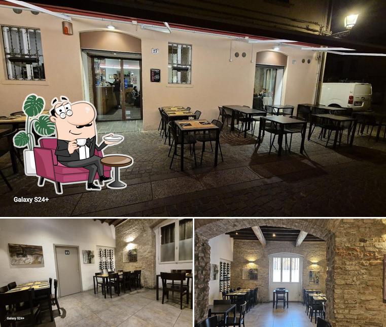 Gli interni di Osteria degli Adelardi