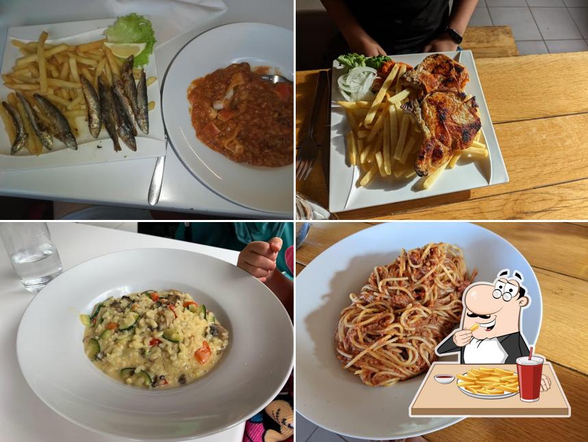 Patatine fritte al Morski Val. Mideterranean seafood, pasta and pizza