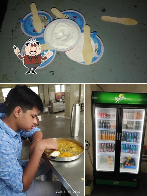 Food at Karpagam Pharmacy Canteen