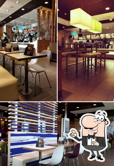 Siediti a un tavolo di McDonald's Peschiera del Garda