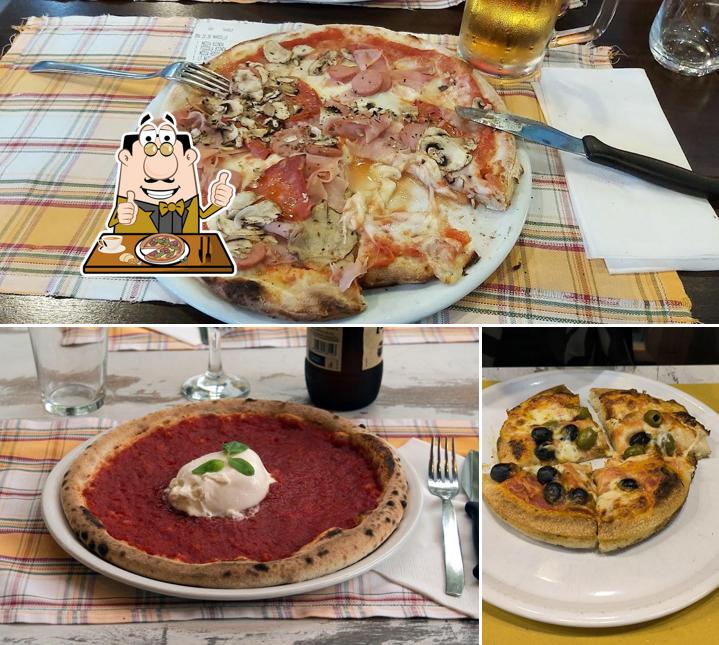 Scegli una pizza a All'Oca Di Pulcinella