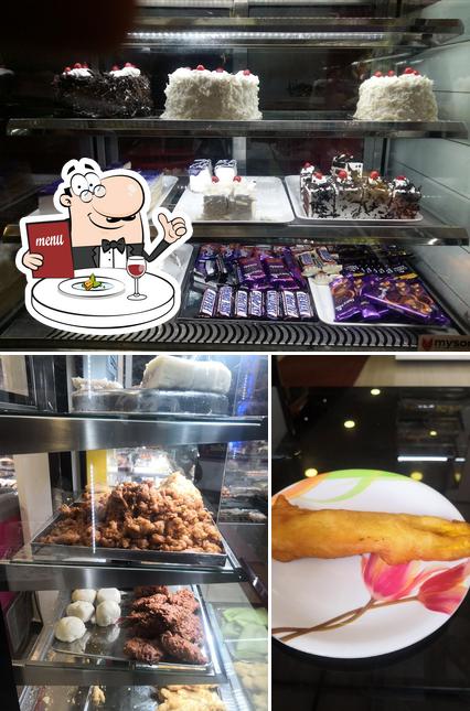 Food at Savinesh bakery Coffee and cool bar