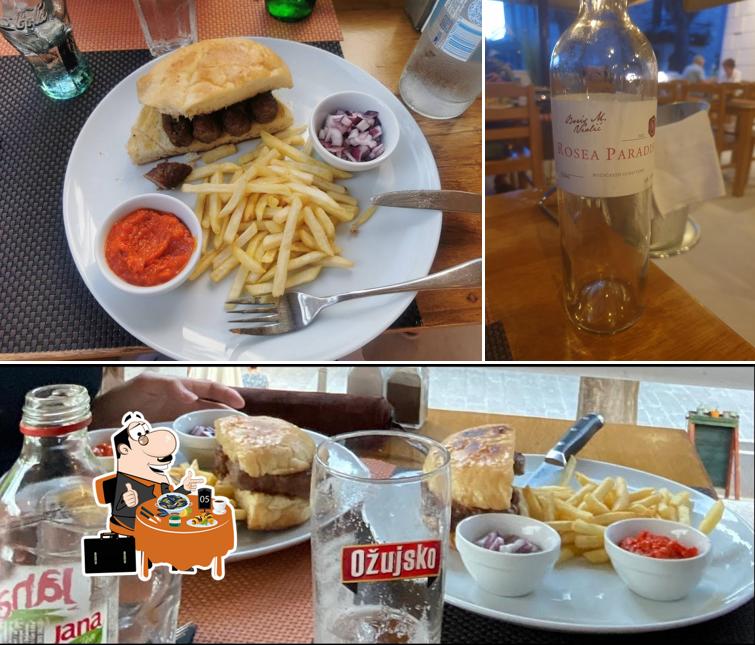 Prenditi tra i vari piatti di mare disponibili a Surf & Turf