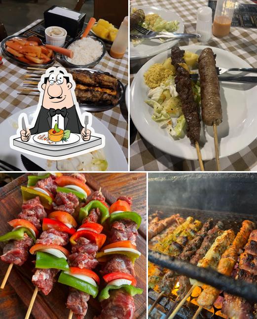 Platos en Dona Onça Espetaria