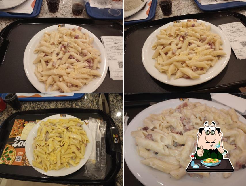 Macaroni and cheese em Two Half's Pizza - Pizzaria e Chopperia