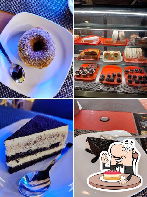 Broadway Cafe & Bakers