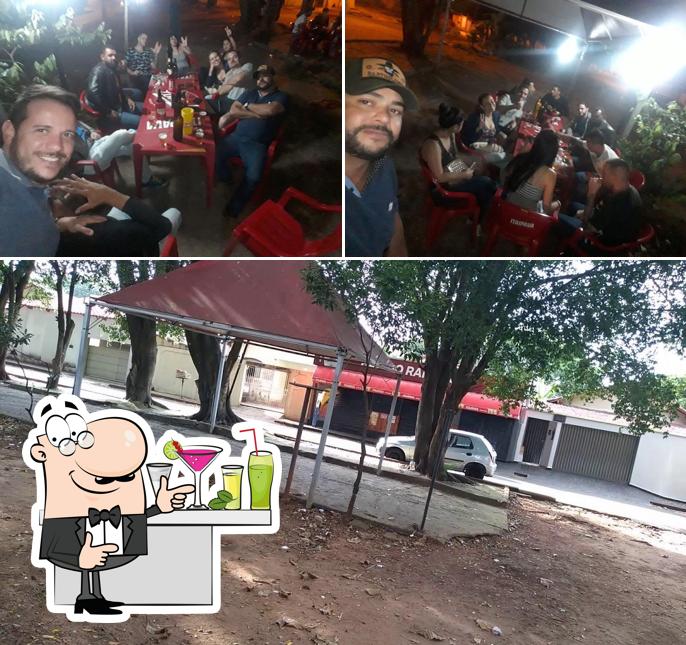 Esta é a ilustração ilustrando balcão de bar e exterior no Bar do Raimundo