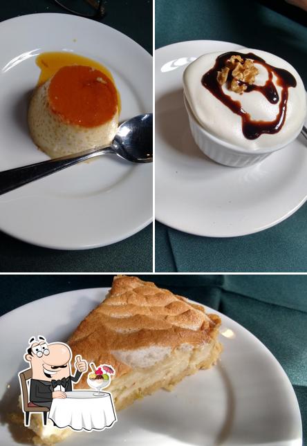 Prato Sete Refeições Caseiras serve uma escolha de sobremesas