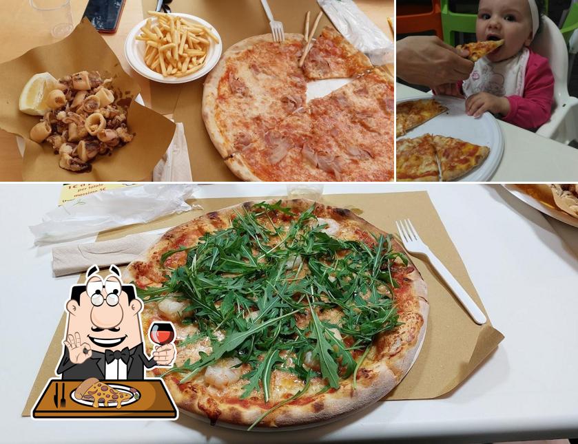 Prenditi una pizza a Pizzeria da Michele