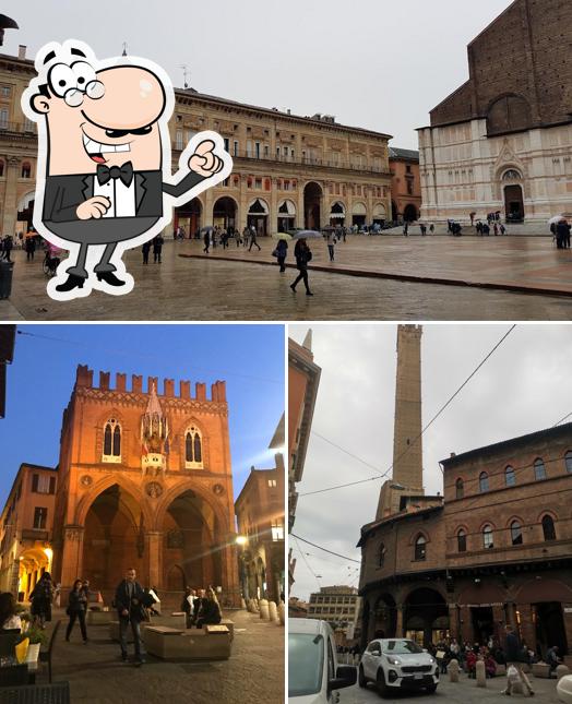 Puoi goderti l'aria fresca da seduto all'esterno di Mercanzie • Food • Drink • Chill