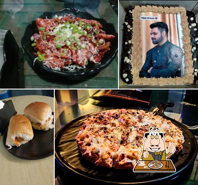 Order pizza at Davinci Cafe & Restro