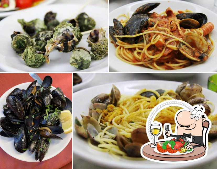 Prenditi tra i vari prodotti di cucina di mare offerti a Trattoria Lillicu