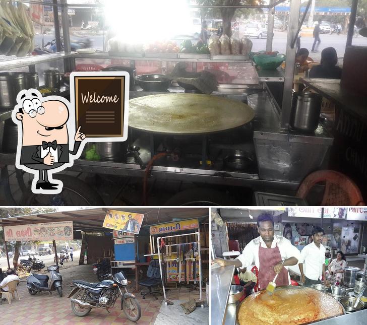 Here's a photo of Laxmi Pavbhaji & Pulav Center