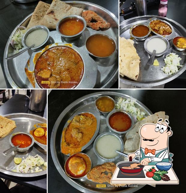 Chicken curry at Utkarsh Bhojanalay