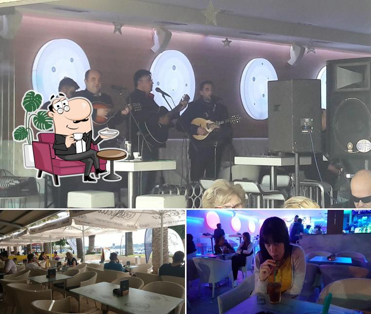 Gli interni di News Cafe