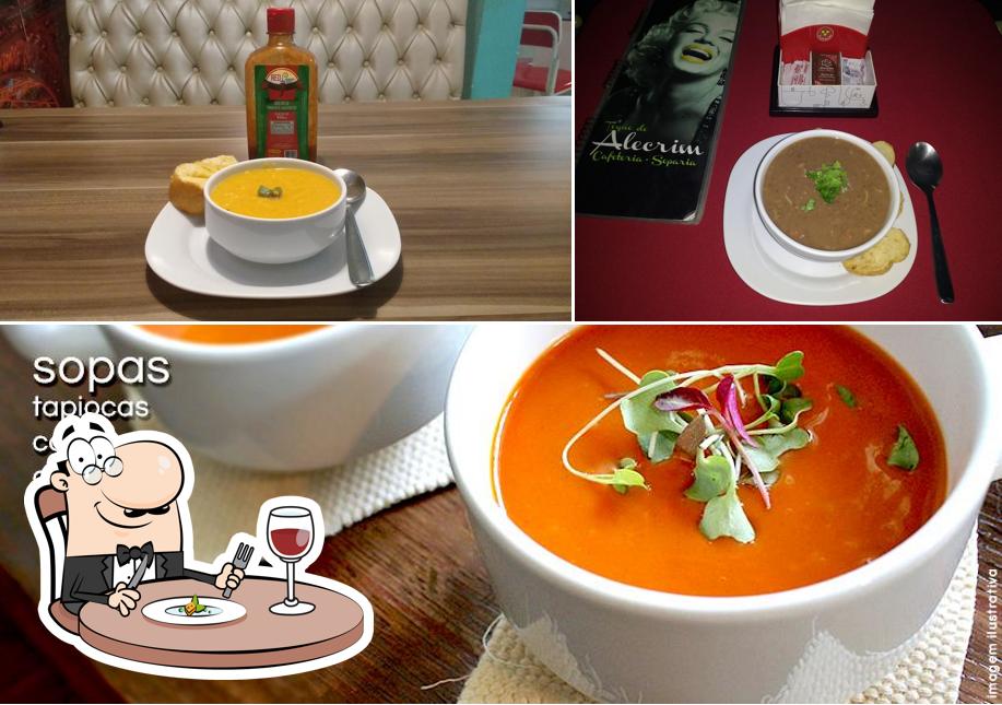 Comida em Toque de Alecrim