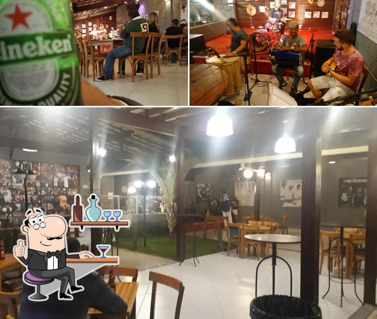 O interior do Bar Purarmonia