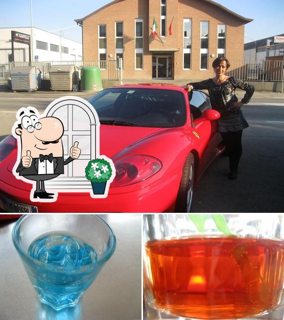 Tra le diverse cose da Caffetteria 671 si possono trovare la esterno e bevanda