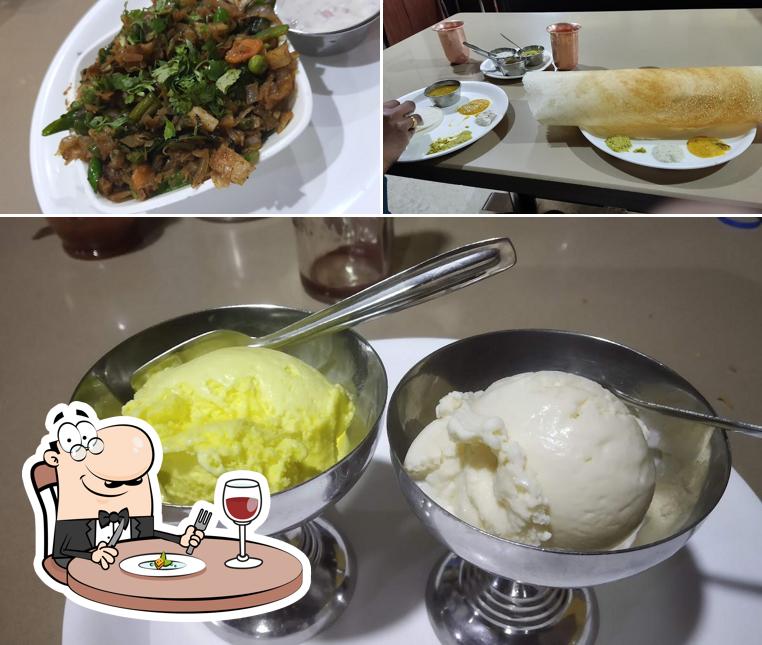 Food at Sri Saravana Bhavan's Aasai Dosai