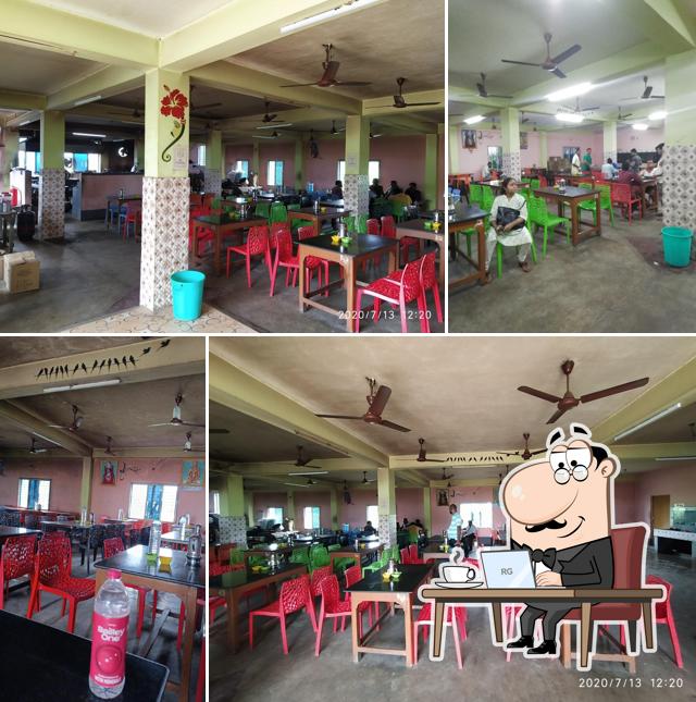 The interior of বাগের হোটেল