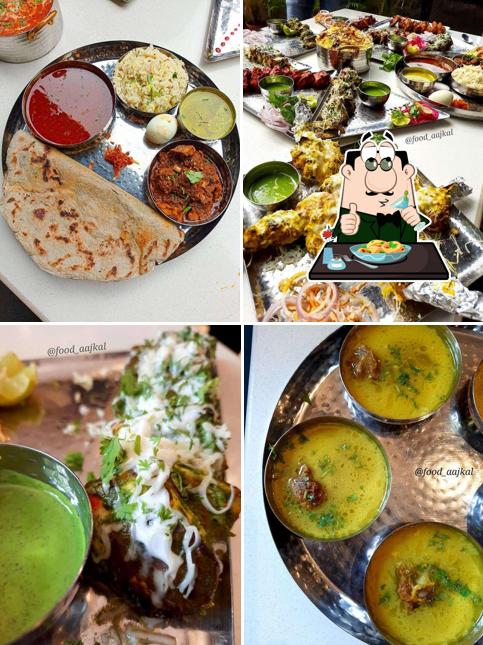 Food at Jai Malhar Bhojnalya