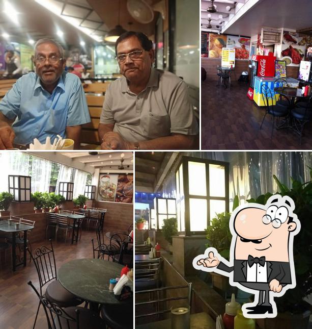 The interior of Yum Yum Food Express-Hotel Pushpak