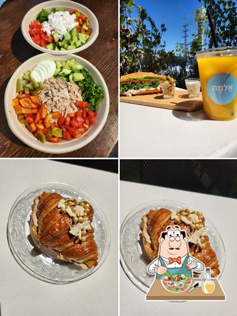 Salade grecque à אלמה בית קפה ומעדניה