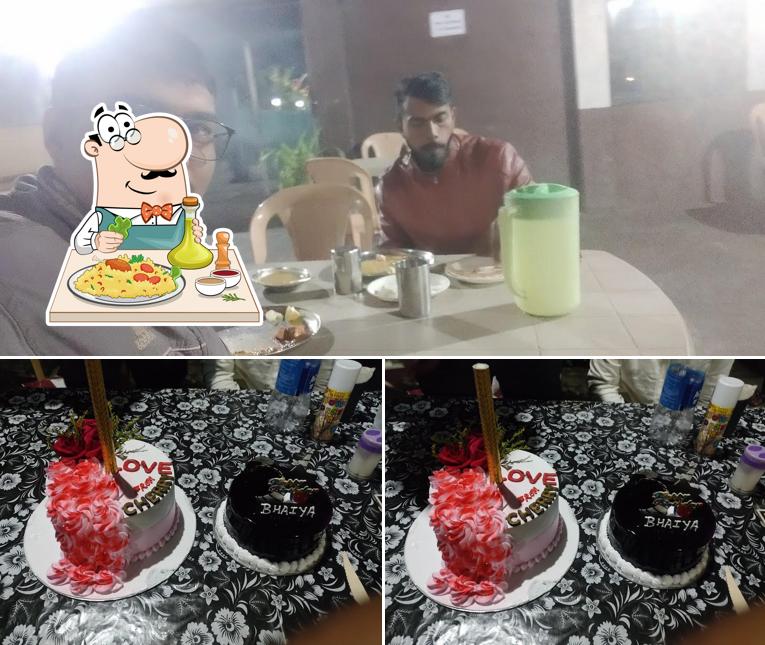 The picture of food and dining table at New Punjabi Dhabha