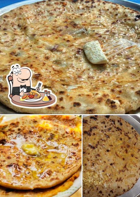 Get pizza at Pehalwan Parantha point